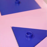 Inserções geométricas em plástico